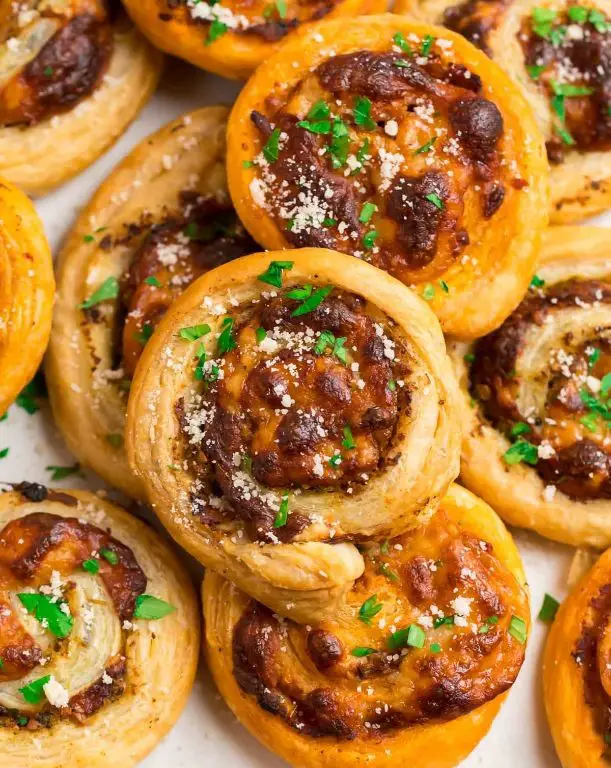 Pesto and Mozzarella Phyllo Pinwheels