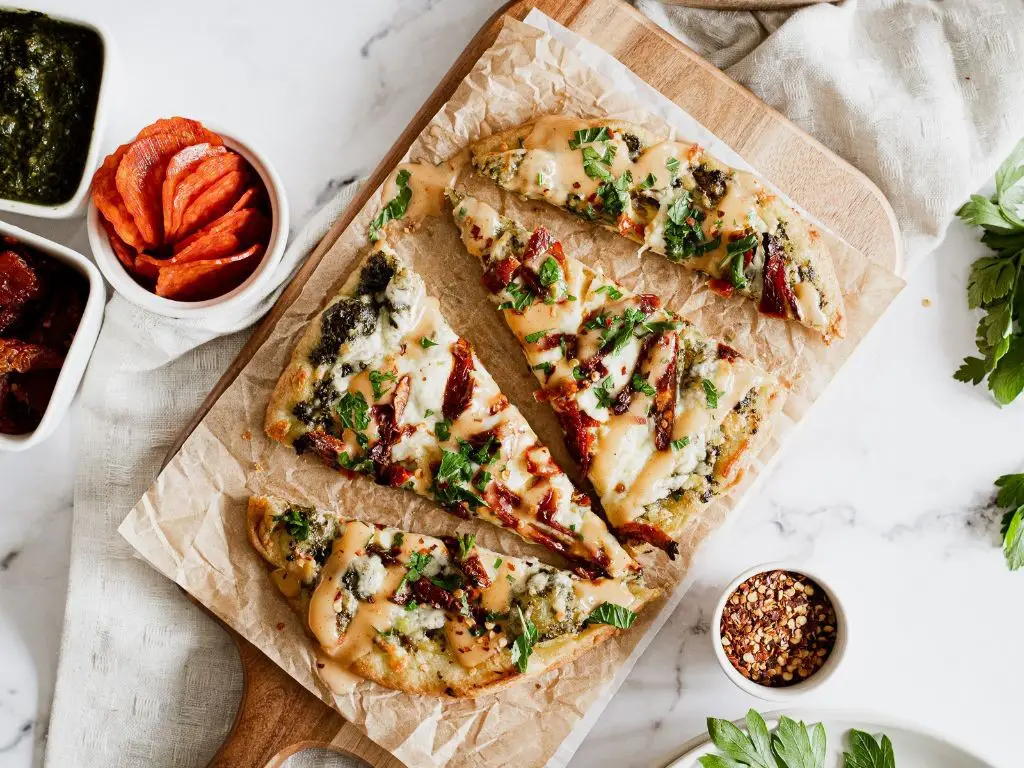 Pesto and Sun-Dried Tomato Flatbread