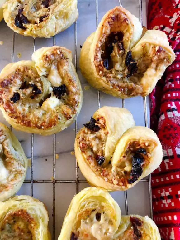 Pesto and Sun-Dried Tomato Puff Pastry Swirls