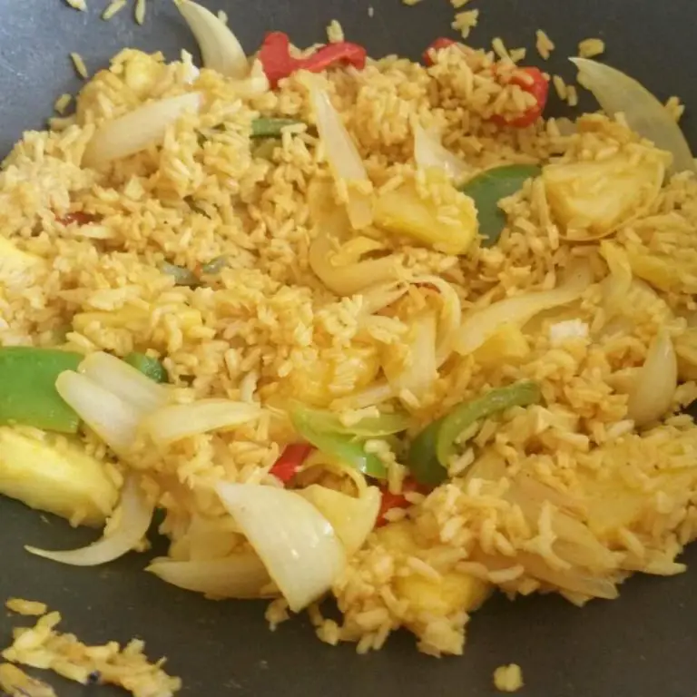 Pineapple Rice with Curry Powder