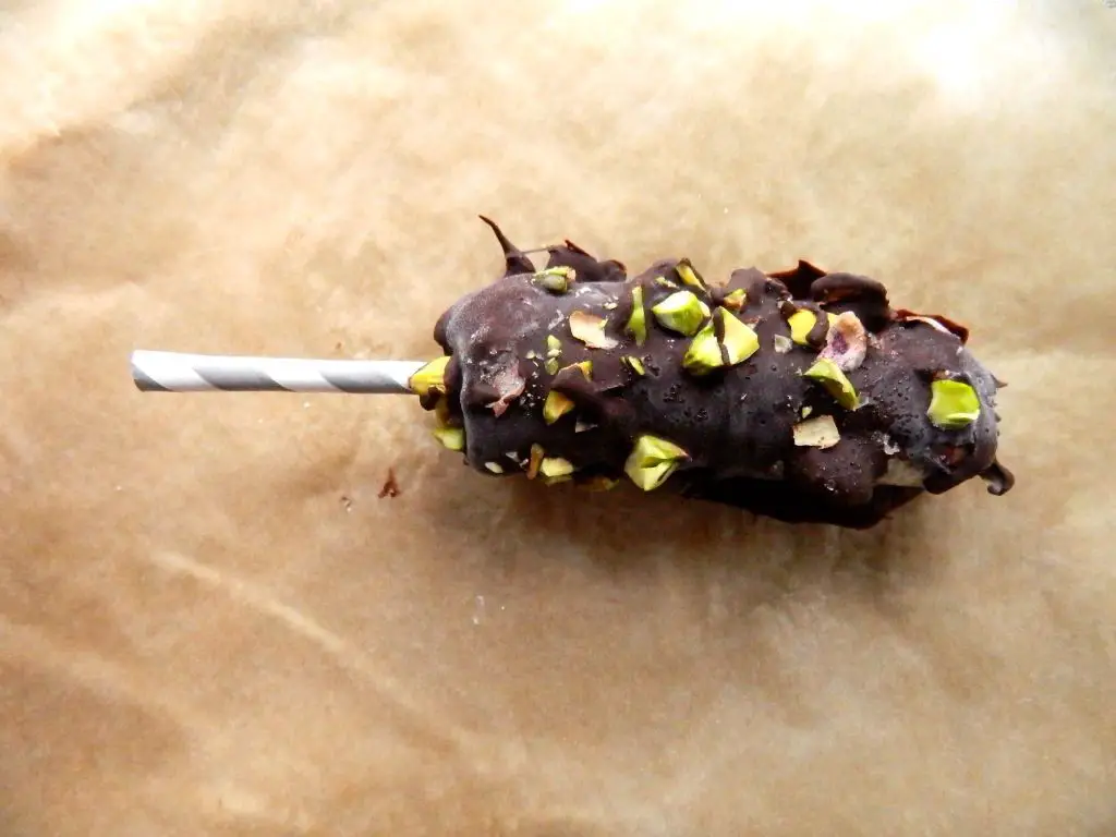 Pistachio Ice Cream Bites with Dark Chocolate