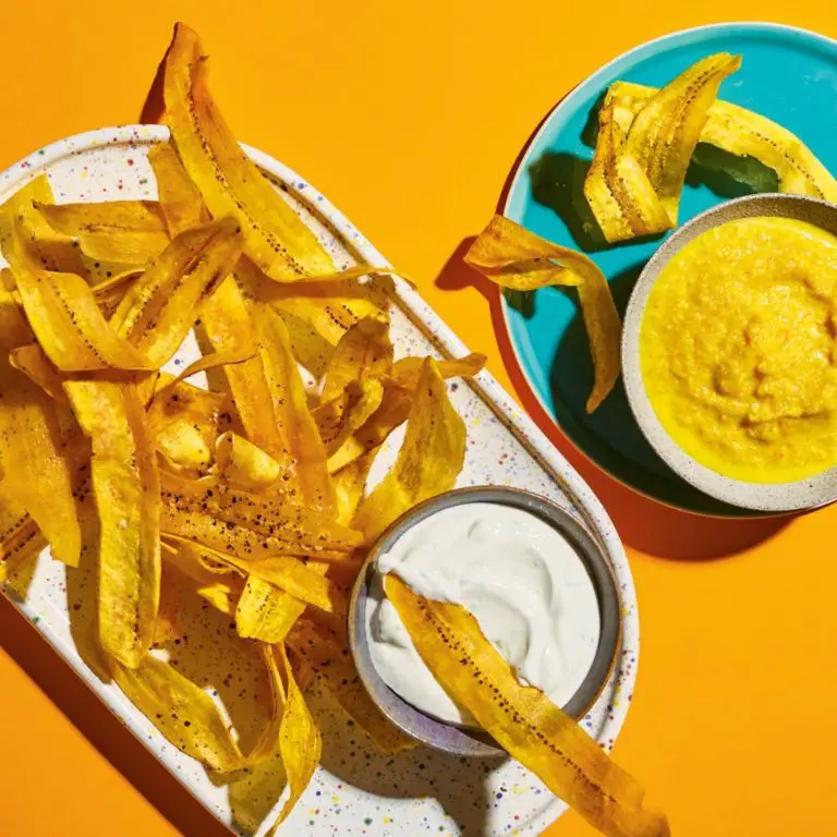 Plantain Chips with Spicy Dip
