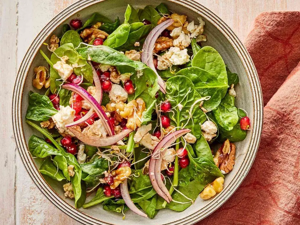 Pomegranate and Spinach Salad with Citrus Vinaigrette