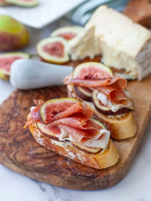 Prosciutto and Fig Crostini