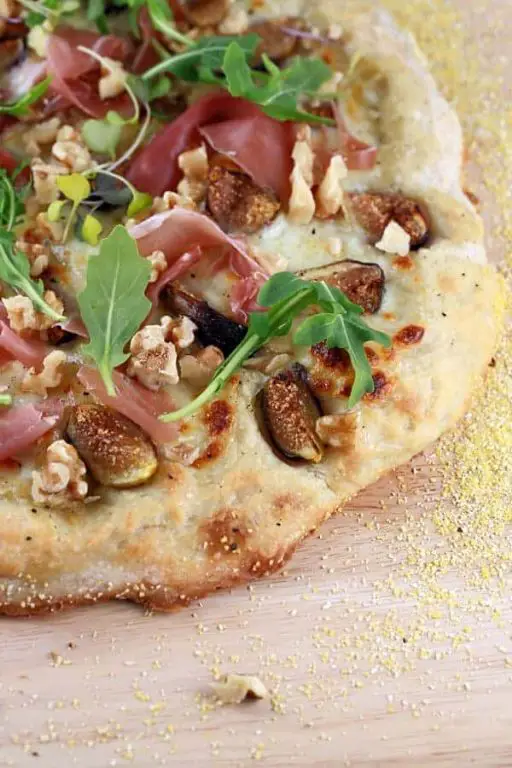 Prosciutto and Fig Pizza with Balsamic Glaze