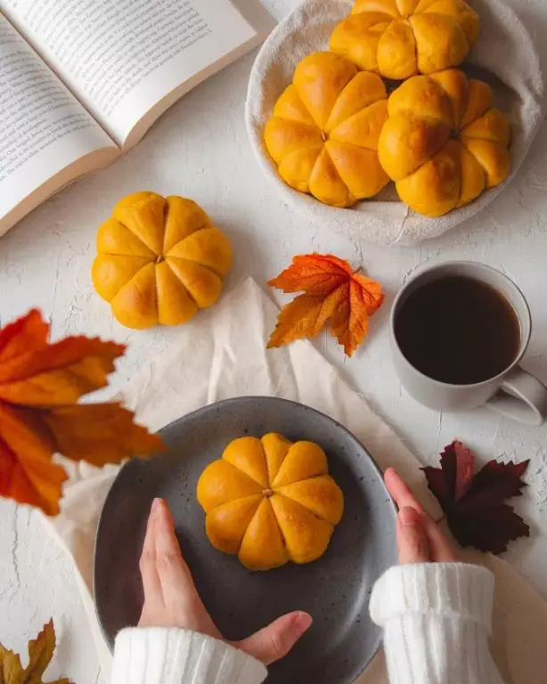 Pumpkin Spice Custard Buns for Autumn