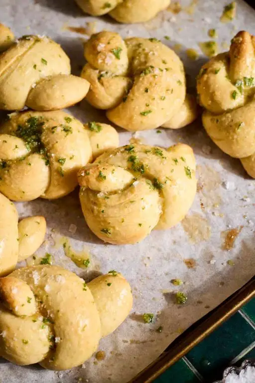 Quick Discard Garlic Knots