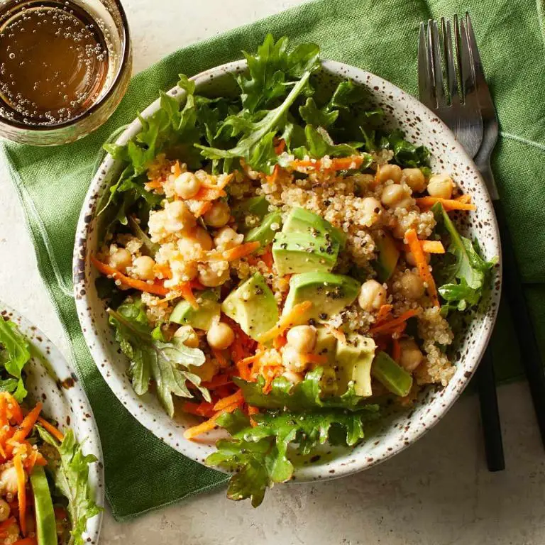 Quinoa Salad with Avocado and Chickpeas