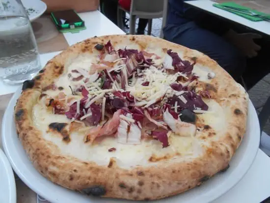 Radicchio and Pancetta Pizza