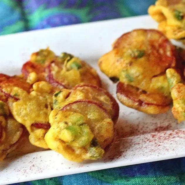 Radish and Onion Pakora