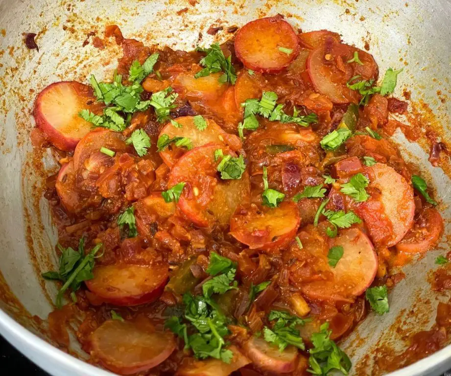 Radish and Tomato Curry