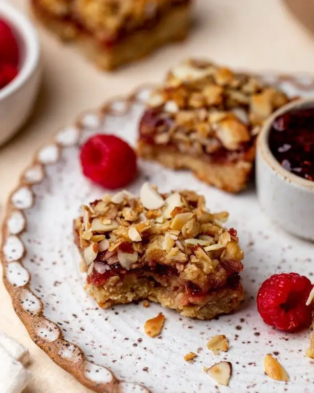 Raspberry Almond Oatmeal Bars