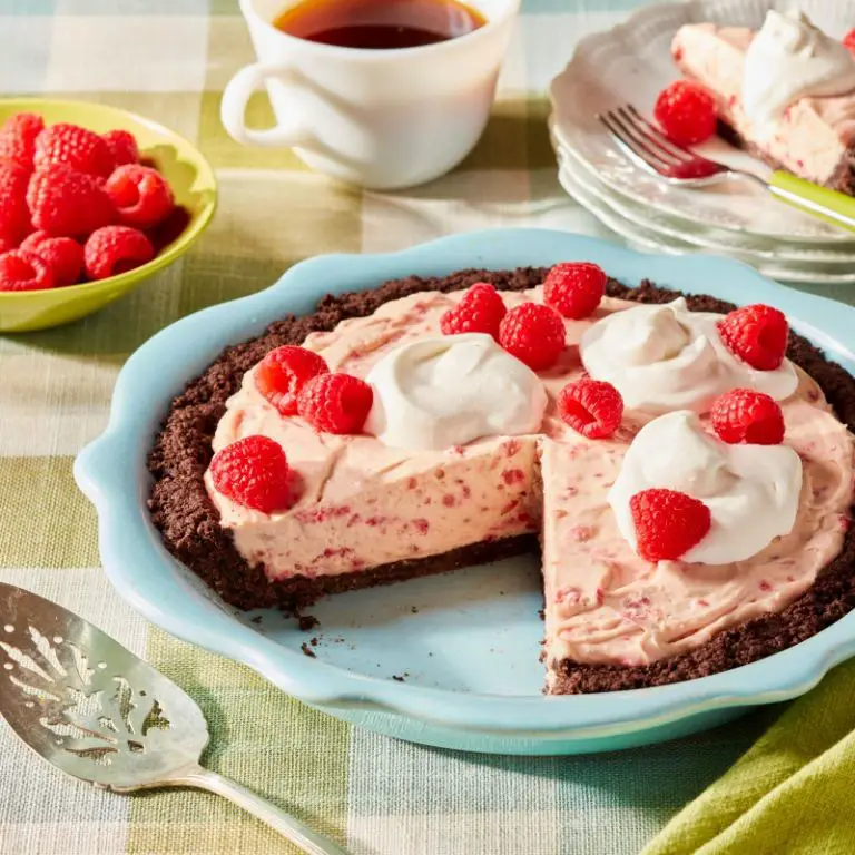 Raspberry Cool Whip Pie