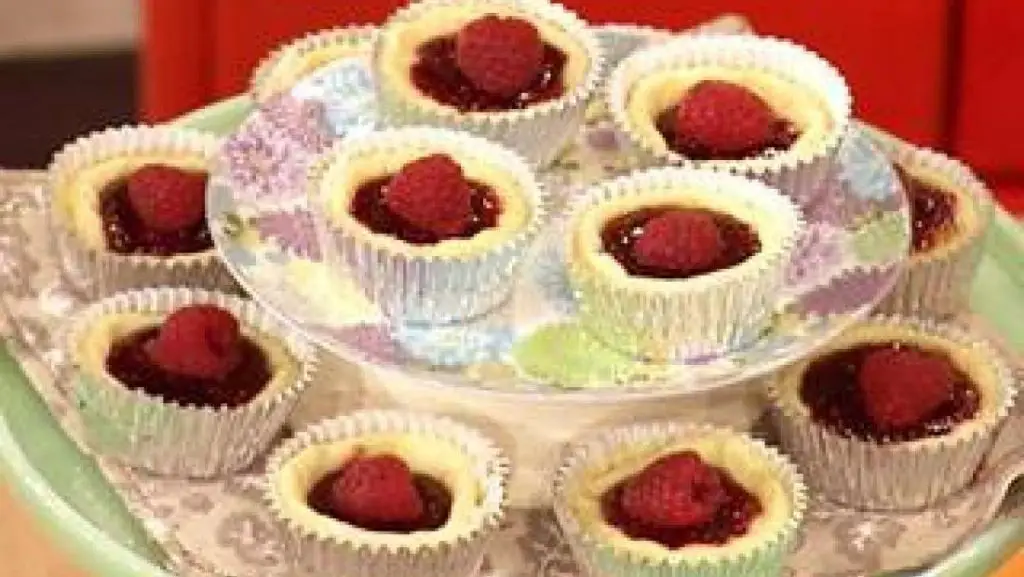Raspberry Cream Cheese Biscuit Tart