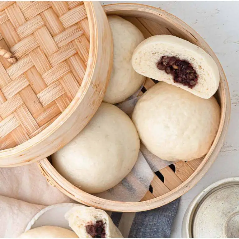 Red Bean and Custard Buns for a Fusion Flavor