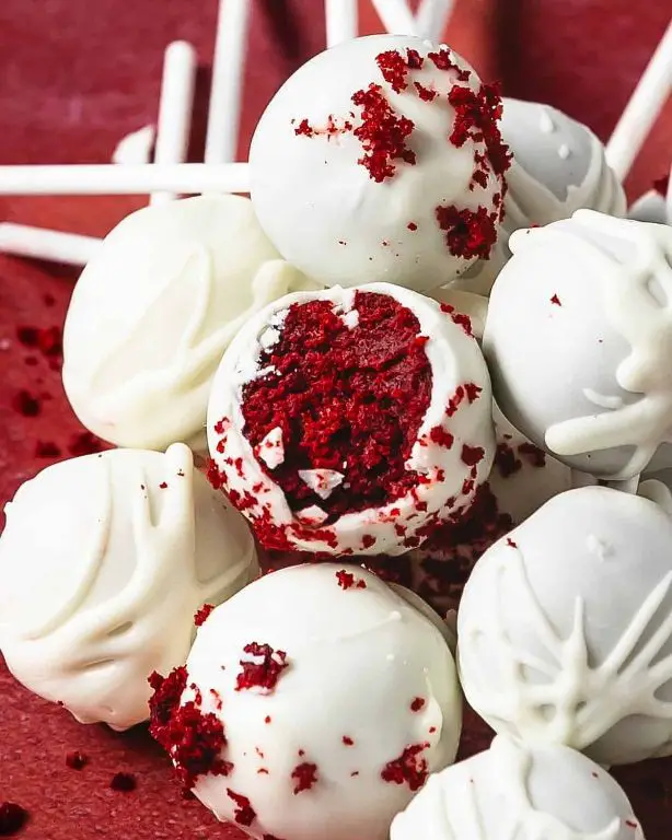 Red Velvet Bliss Cake Pops
