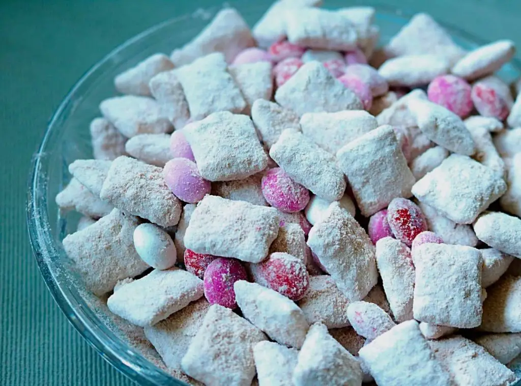 Red Velvet Muddy Buddies