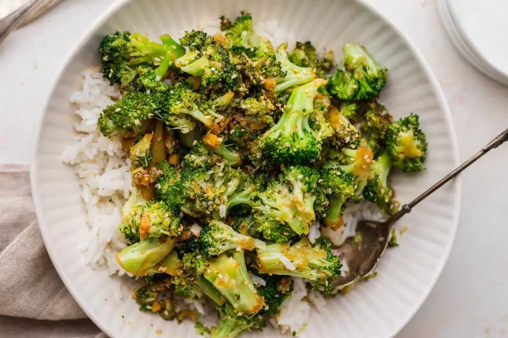 Rice Vinegar and Sesame Broccoli Stir-Fry