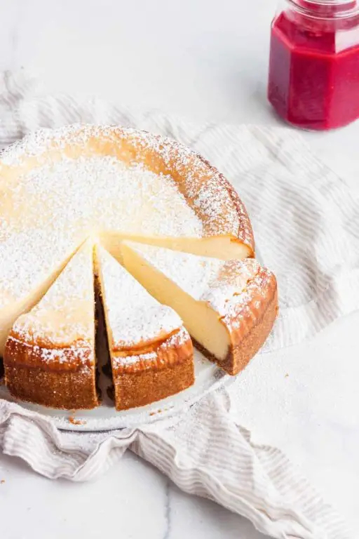 Rich and Creamy New York Cheesecake