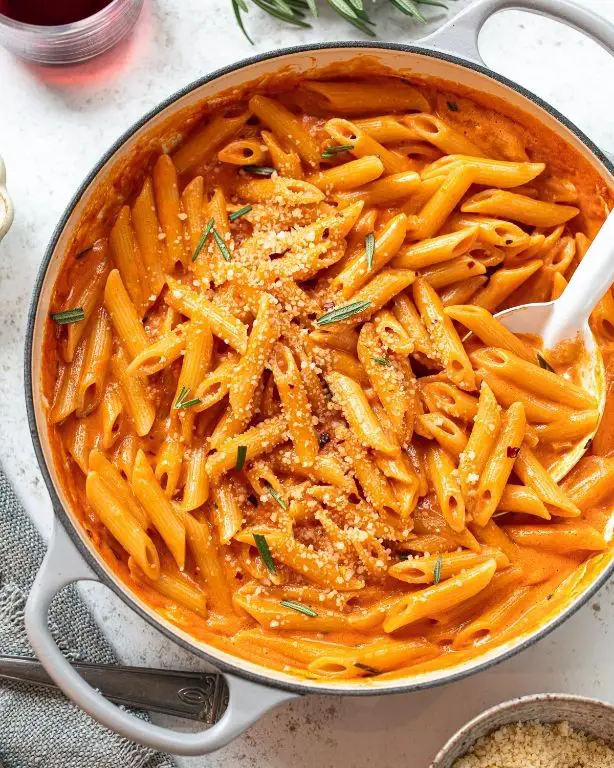 Rigatoni alla Vodka with Creamy Tomato Sauce