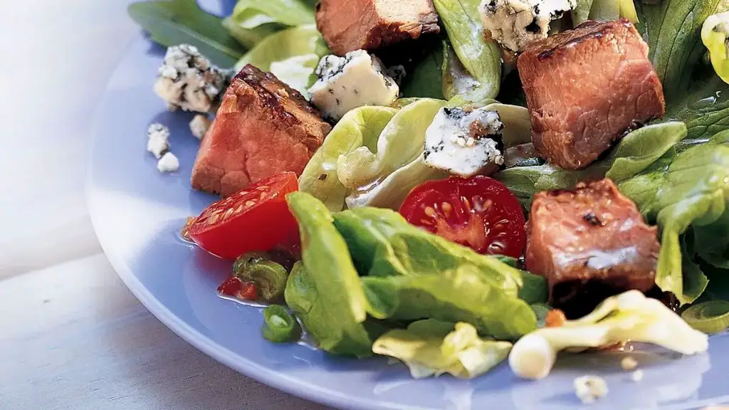 Roast Beef and Blue Cheese Salad