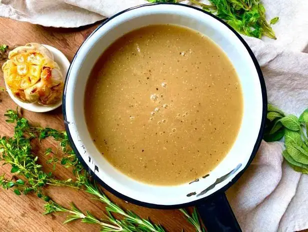 Roasted Garlic Gluten Free Gravy