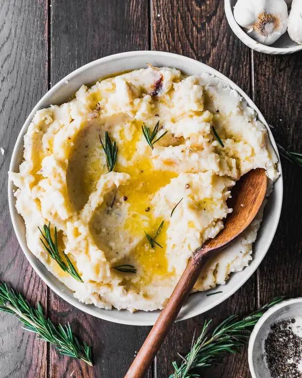 Roasted Garlic and Rosemary Mashed Potatoes