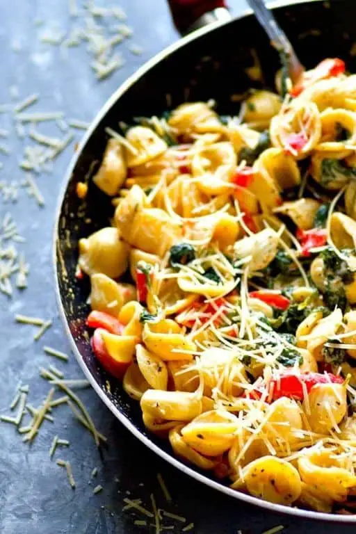 Roasted Red Pepper Mascarpone Pasta