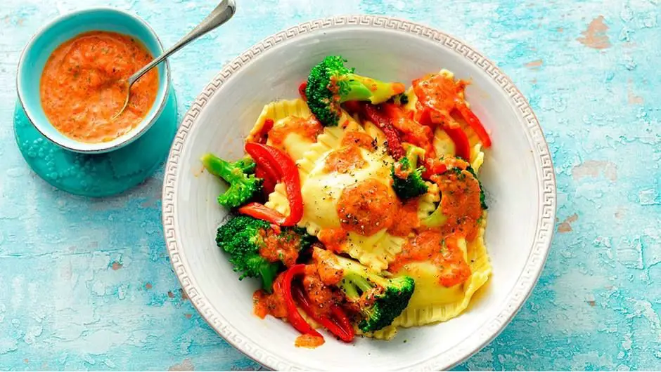 Roasted Red Pepper Ragu Alfredo Ravioli