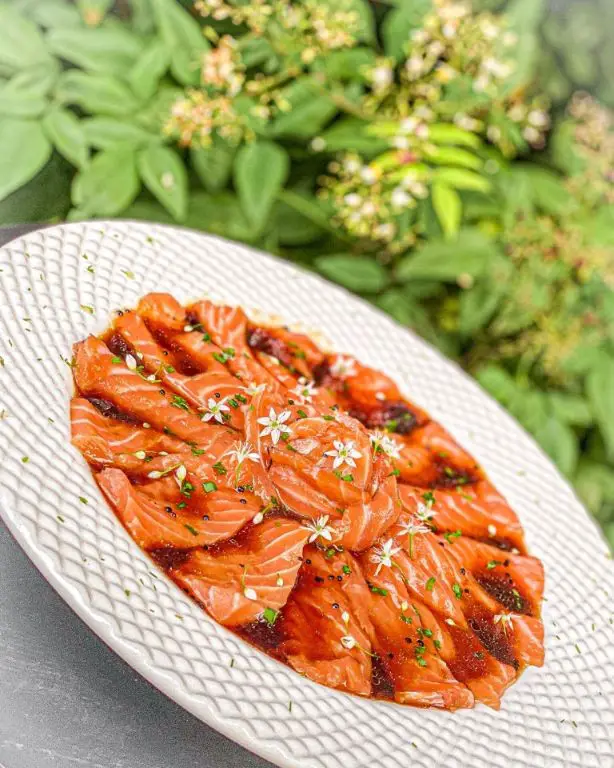 Salmon Sashimi with Ponzu Sauce