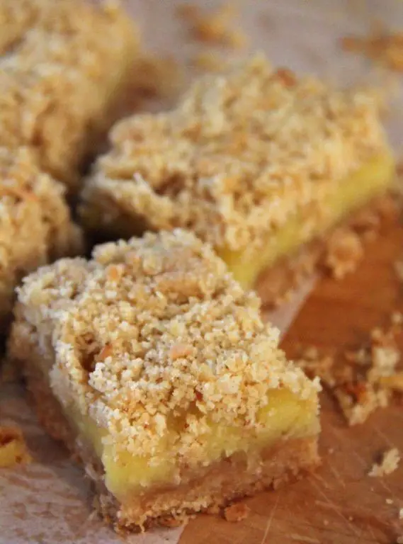 Saltine Cracker Lemon Bars