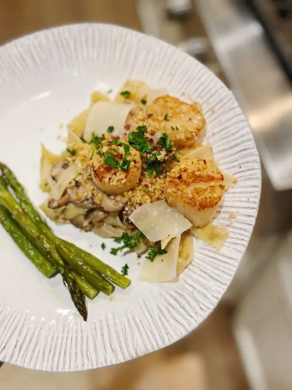 Scallop Pasta with Truffle Oil
