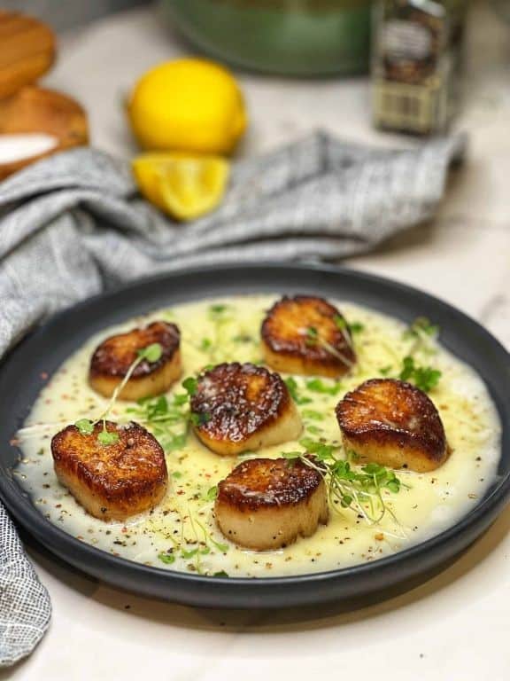 Seared Scallops with Lemon Beurre Blanc