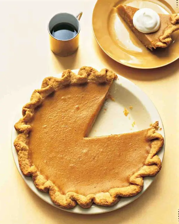 Seminole Pumpkin Pie with Cinnamon and Nutmeg