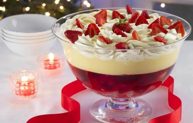 Sherry Trifle with Sponge and Custard Layers