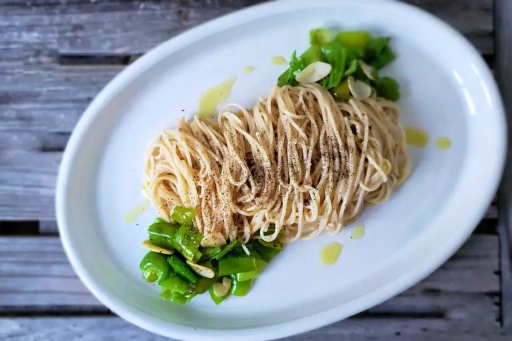 Shishito Pepper Pasta with Garlic and Olive Oil