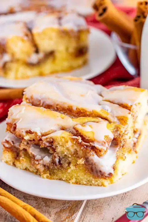 Simple Cinnamon Roll Cake