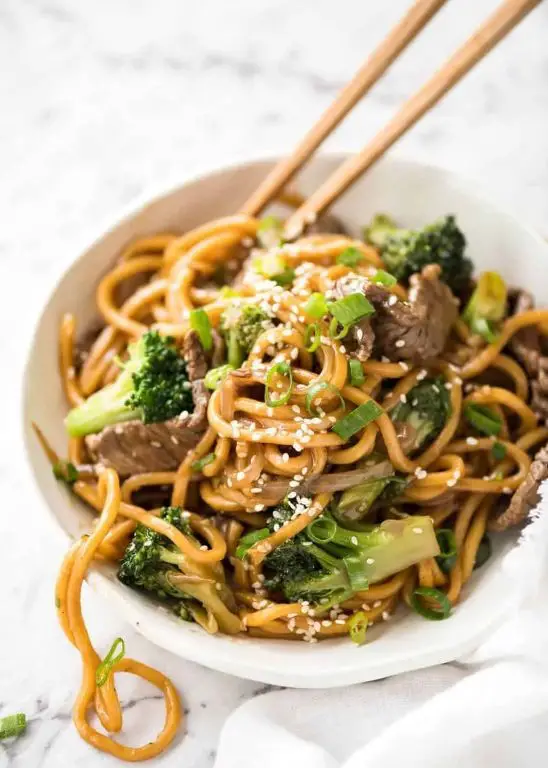 Singapore-Style Noodles with Beef and Broccoli