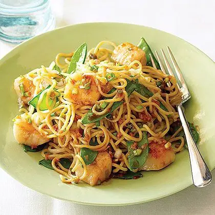 Singapore-Style Noodles with Scallops and Snow Peas