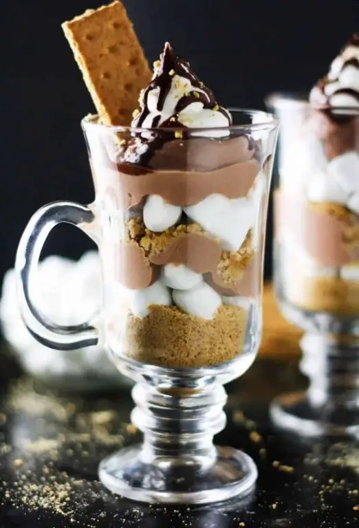 Skinny Syrup Drizzled Yogurt Parfait