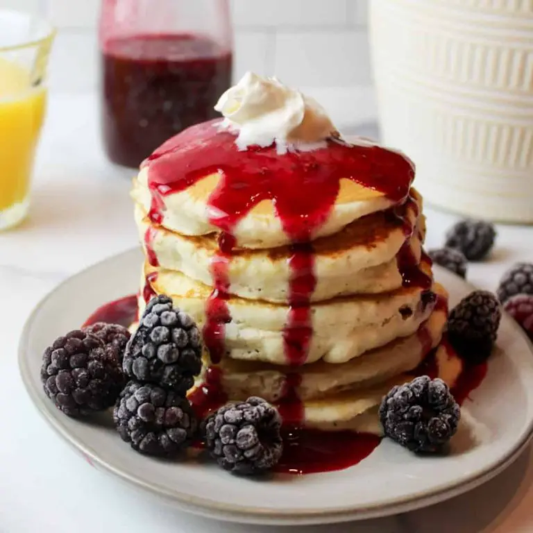 Skinny Syrup Pancakes with Berries