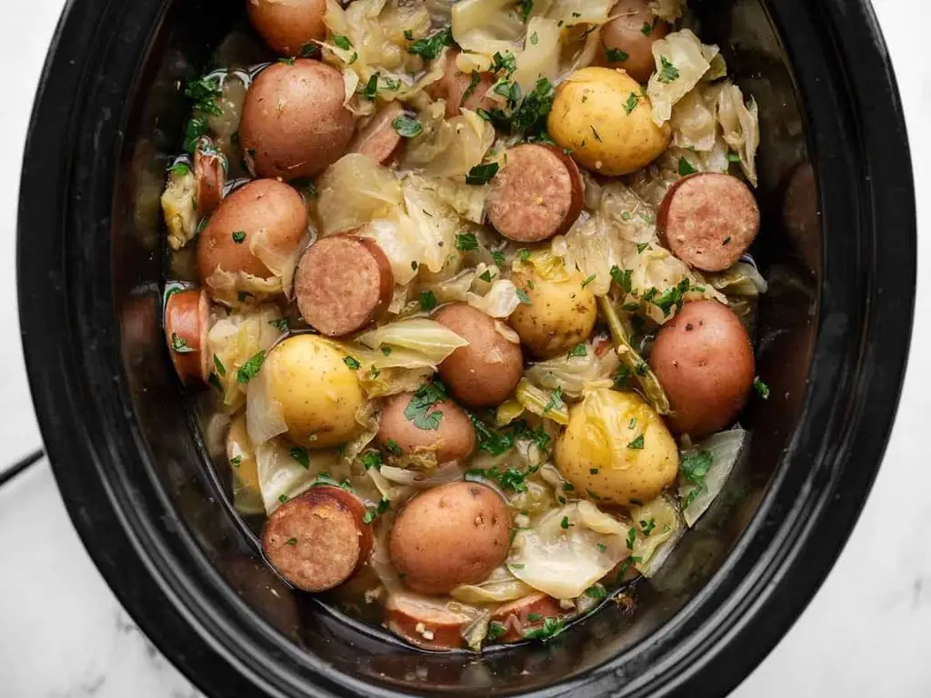 Slow Cooker Cabbage and Kielbasa Soup