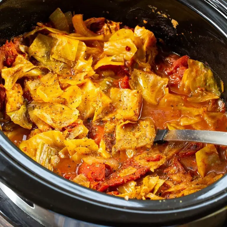 Slow Cooker Cabbage and Tomato Stew