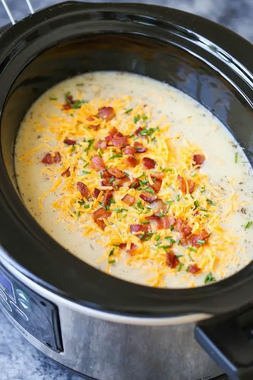 Slow Cooker Cauliflower and Bacon Soup