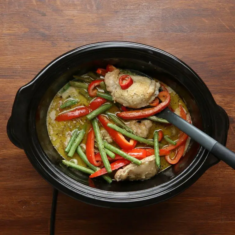 Slow Cooker Green Curry Chicken