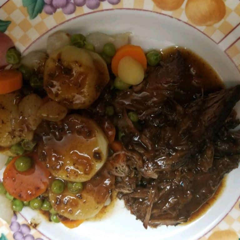 Slow Cooker Roast Beef with Cranberry Glaze