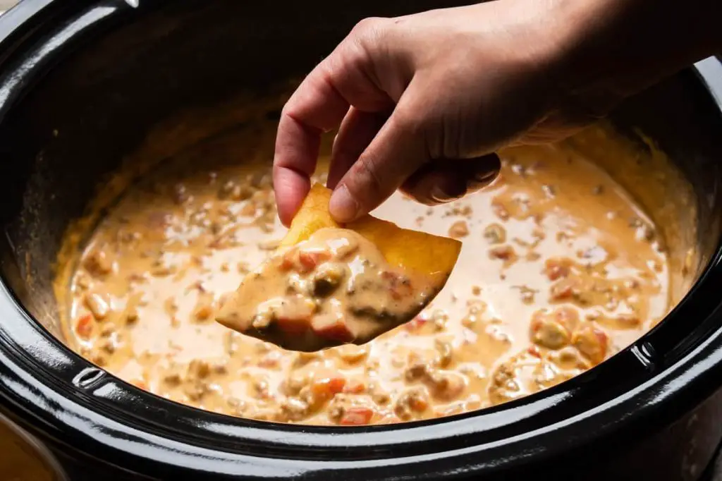 Slow Cooker Rotel Queso Dip