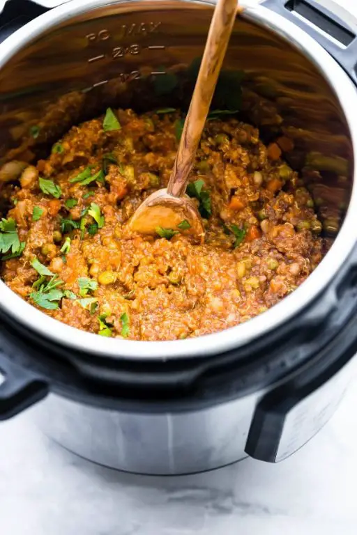 Slow Cooker Sausage and Quinoa Casserole