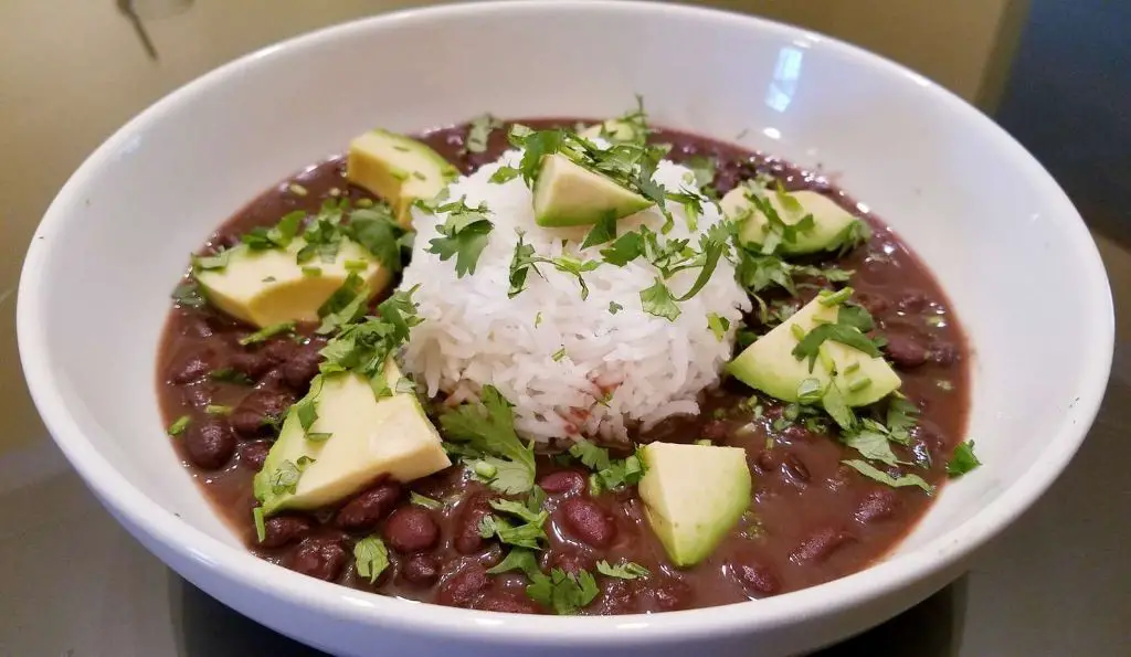 Slow Cooker Spicy Black Bean Soup