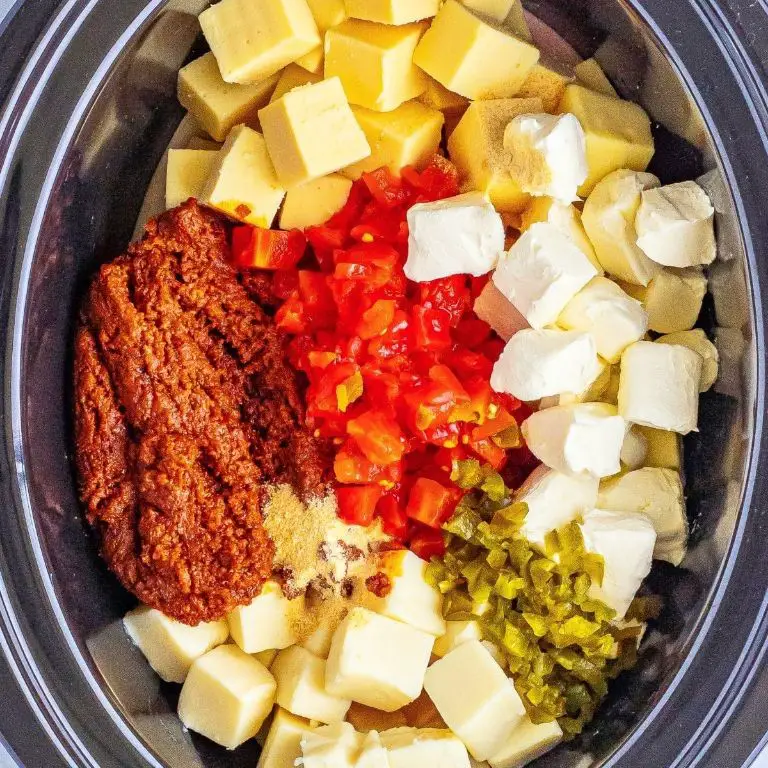 Slow Cooker Spicy Chorizo and Cheese Dip